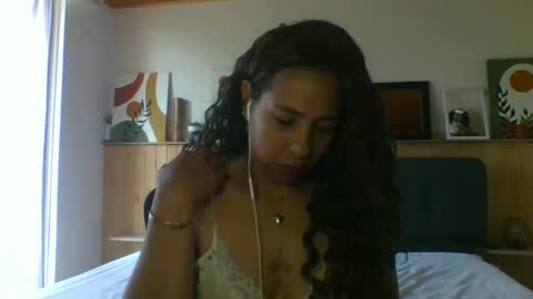 Snapshot of ivonne_collins33 chatting on September 12, 2025, 3:23 pm ivonne_collins33 online show from September 12, 2025, 3:23 pm