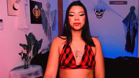 Snapshot of ivonyrose_ chatting on October 27, 2025, 8:35 pm Ivony Rose online show from October 27, 2025, 8:35 pm