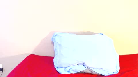 IVORYTITS48 online show from May 17, 2026, 8:12 am