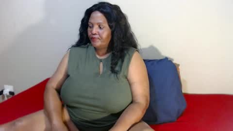 IVORYTITS48 online show from June 19, 2026, 7:17 pm