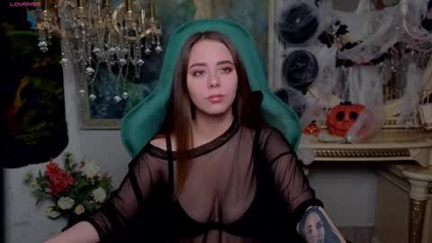 Snapshot of ivorywood_ chatting on October 21, 2025, 12:28 pm ivorywood_ online show from October 21, 2025, 12:28 pm