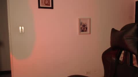  IVVY  online show from May 6, 2026, 1:03 am