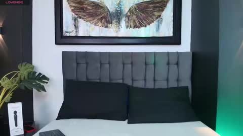 ivi rosse  online show from March 17, 2026, 2:09 pm