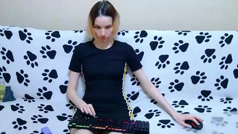 Ivy and Lester online show from May 2, 2026, 5:56 am
