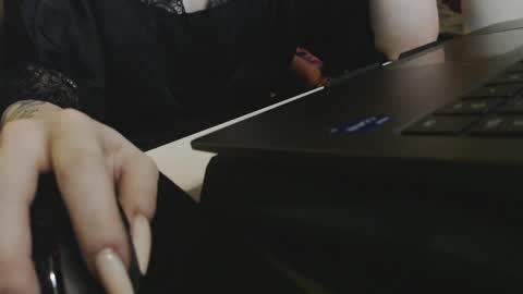 Ivy online show from February 4, 2025, 1:23 am