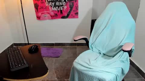 Snapshot of ivy_roosx chatting on June 15, 2026, 7:27 pm vivian online show from June 15, 2026, 7:27 pm