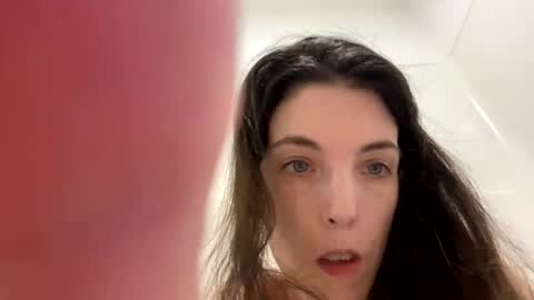 Snapshot of ivy_rose90 chatting on May 1, 2026, 2:05 am ivy_rose90 online show from May 1, 2026, 2:05 am