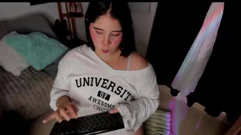 Snapshot of ivy_velvet chatting on June 14, 2026, 1:47 am I V Y online show from June 14, 2026, 1:47 am