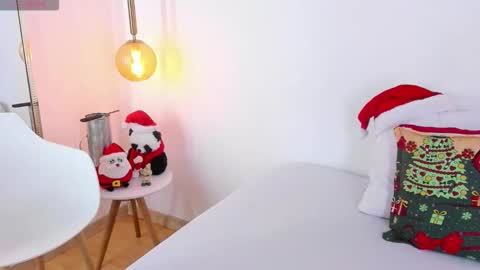 Ivy  online show from December 5, 2025, 2:14 pm