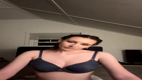 Snapshot of ivyrose67 chatting on May 20, 2026, 5:57 am ivyrose67 online show from May 20, 2026, 5:57 am