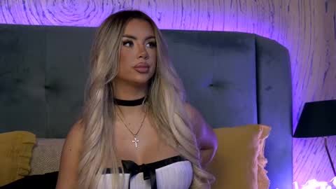 Snapshot of ivyrubens chatting on March 3, 2025, 5:42 am Ivy online show from March 3, 2025, 5:42 am