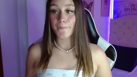 Snapshot of ivyy_crystal chatting on February 5, 2025, 11:17 pm Ivy online show from February 5, 2025, 11:17 pm