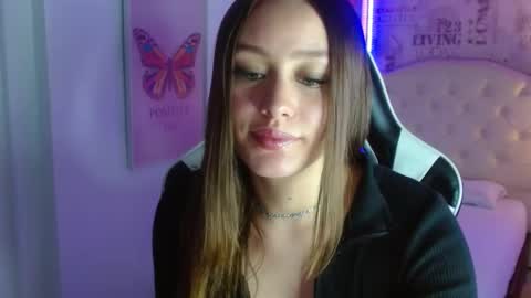 Snapshot of ivyy_crystal chatting on February 27, 2025, 9:04 pm Ivy online show from February 27, 2025, 9:04 pm
