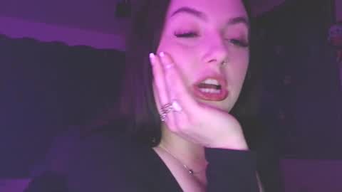 Amiee online show from May 8, 2026, 1:22 am
