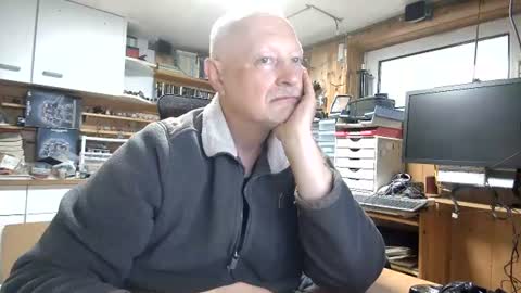 iwalknaked online show from July 22, 2026, 5:38 pm