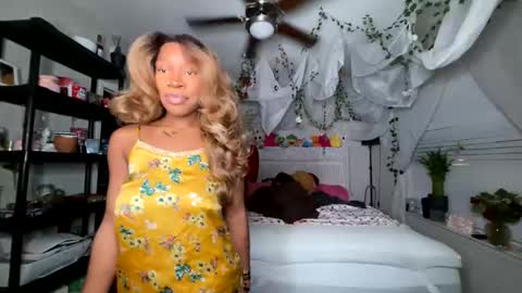 Snapshot of iwantyami chatting on December 19, 2025, 12:28 am iwantyami online show from December 19, 2025, 12:28 am