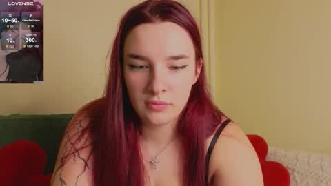 Snapshot of iwi_wi_wi chatting on December 17, 2025, 10:49 pm Daisy online show from December 17, 2025, 10:49 pm