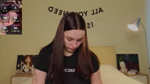 Snapshot of iwi_wi_wi chatting on February 28, 2026, 9:21 am Daisy online show from February 28, 2026, 9:21 am