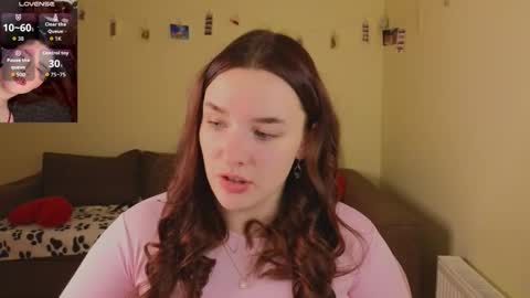 Snapshot of iwi_wi_wi chatting on March 12, 2026, 1:23 am Daisy online show from March 12, 2026, 1:23 am