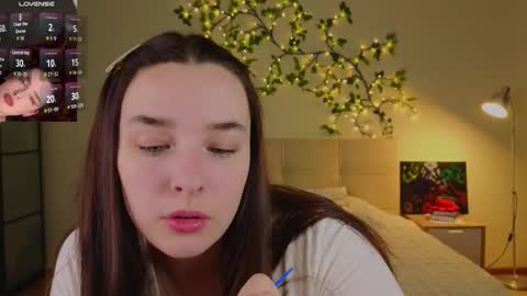 Snapshot of iwi_wi_wi chatting on March 15, 2026, 4:18 am Daisy online show from March 15, 2026, 4:18 am