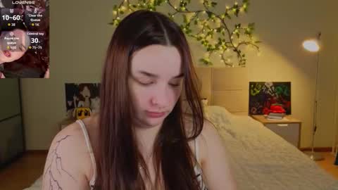 Snapshot of iwi_wi_wi chatting on March 15, 2026, 7:42 pm Daisy online show from March 15, 2026, 7:42 pm