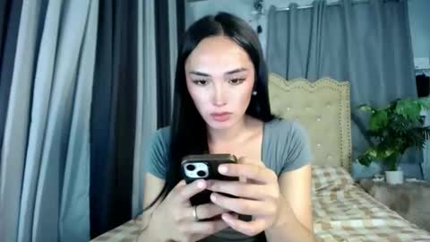 iwillcum4u_ online show from May 15, 2026, 2:13 pm