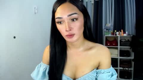 iwillcum4u_ online show from July 18, 2026, 3:22 am
