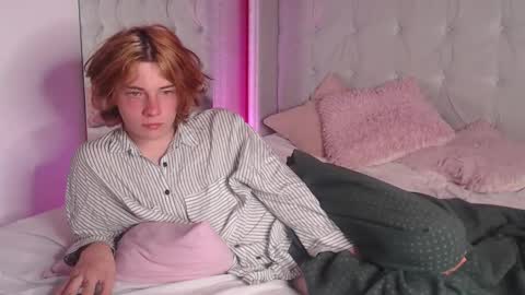 Maxim online show from September 30, 2025, 9:53 pm