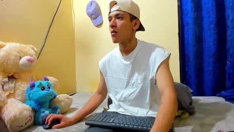 ixchell_dewei online show from November 2, 2025, 9:17 pm