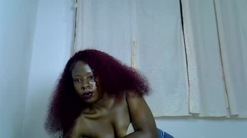 Snapshot of iynika chatting on July 9, 2026, 11:31 pm iynika online show from July 9, 2026, 11:31 pm
