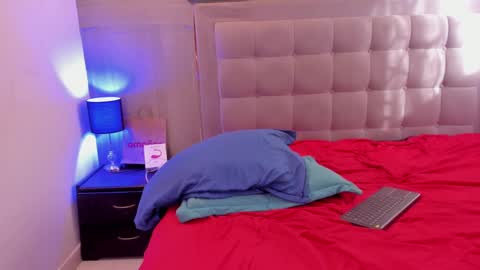 Snapshot of izaak_taylor7 chatting on January 16, 2025, 1:25 pm izaack online show from January 16, 2025, 1:25 pm