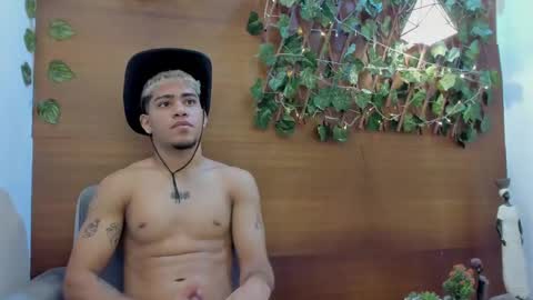 Snapshot of izaak_taylor7 chatting on January 22, 2025, 1:42 pm izaack online show from January 22, 2025, 1:42 pm