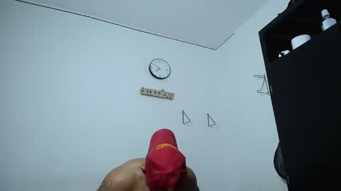 Snapshot of izaak_taylor7 chatting on September 15, 2025, 9:09 am izaack online show from September 15, 2025, 9:09 am