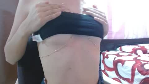 Snapshot of izy_bell chatting on November 20, 2025, 6:51 pm Izzyy online show from November 20, 2025, 6:51 pm