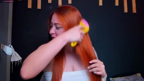 hot izys online show from April 26, 2026, 7:06 am