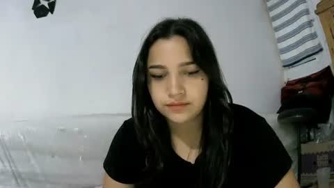 izzy_32 online show from February 8, 2026, 1:14 pm