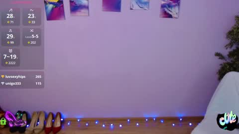 Snapshot of izzy_cam chatting on January 8, 2025, 8:27 am Queen of nylon Victoria online show from January 8, 2025, 8:27 am