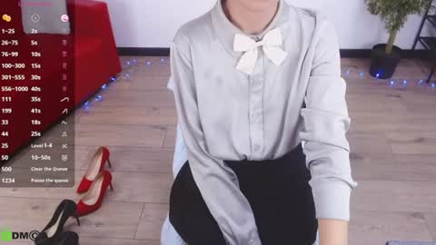 Queen of nylon  Victoria online show from June 24, 2026, 5:28 am
