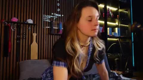 Izzy Inked online show from March 16, 2026, 6:23 pm