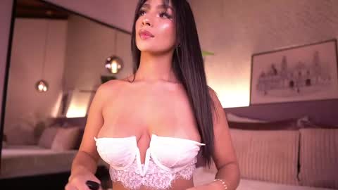 Snapshot of izzywild1 chatting on June 8, 2026, 11:10 am izzywild1 online show from June 8, 2026, 11:10 am