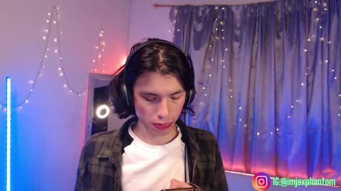 Hey im Jaxxxon check my info     online show from October 21, 2025, 9:43 am