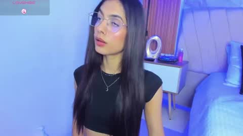 j_belle_ online show from August 4, 2026, 9:28 pm