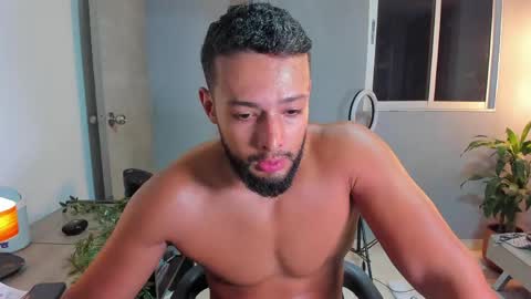 Snapshot of j_calix chatting on April 12, 2026, 10:48 pm Calix Independient model Insta and twt Calixsnake online show from April 12, 2026, 10:48 pm