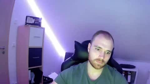 here4y online show from December 19, 2024, 6:45 pm