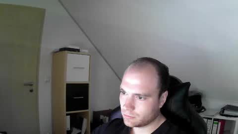 here4y online show from September 19, 2025, 8:05 am