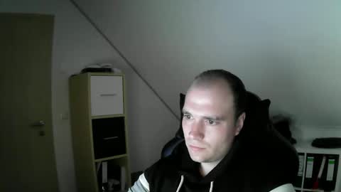 here4y online show from November 28, 2025, 9:56 am