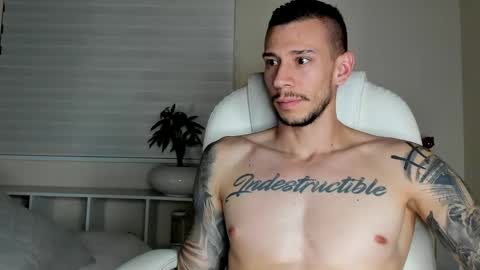 Snapshot of j_king__ chatting on June 5, 2026, 11:05 am J King online show from June 5, 2026, 11:05 am