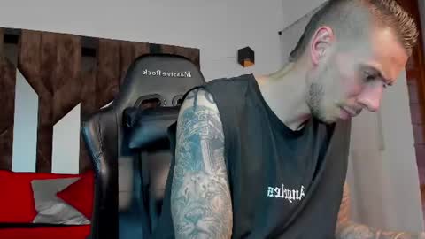 Snapshot of j_king__ chatting on July 2, 2026, 9:10 pm J King online show from July 2, 2026, 9:10 pm