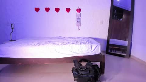 Snapshot of j_martony chatting on September 27, 2025, 12:10 pm j_martony online show from September 27, 2025, 12:10 pm