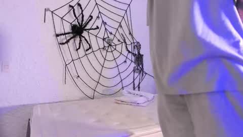 Snapshot of j_martony chatting on October 16, 2025, 11:55 am j_martony online show from October 16, 2025, 11:55 am